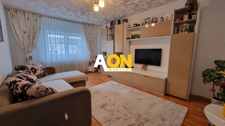 Apartament 3 camere decomandat, mobilat, utilat, Cetate - Poză 1