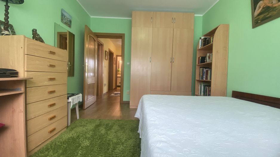 Oaza de liniste si verdeata! Vanzare casa cu 5 camere in Pucioasa - Poză 7