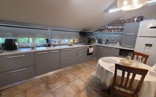 Vilă zona centrală la 750 m de UMF și de Tg. Cucu - Poză 6