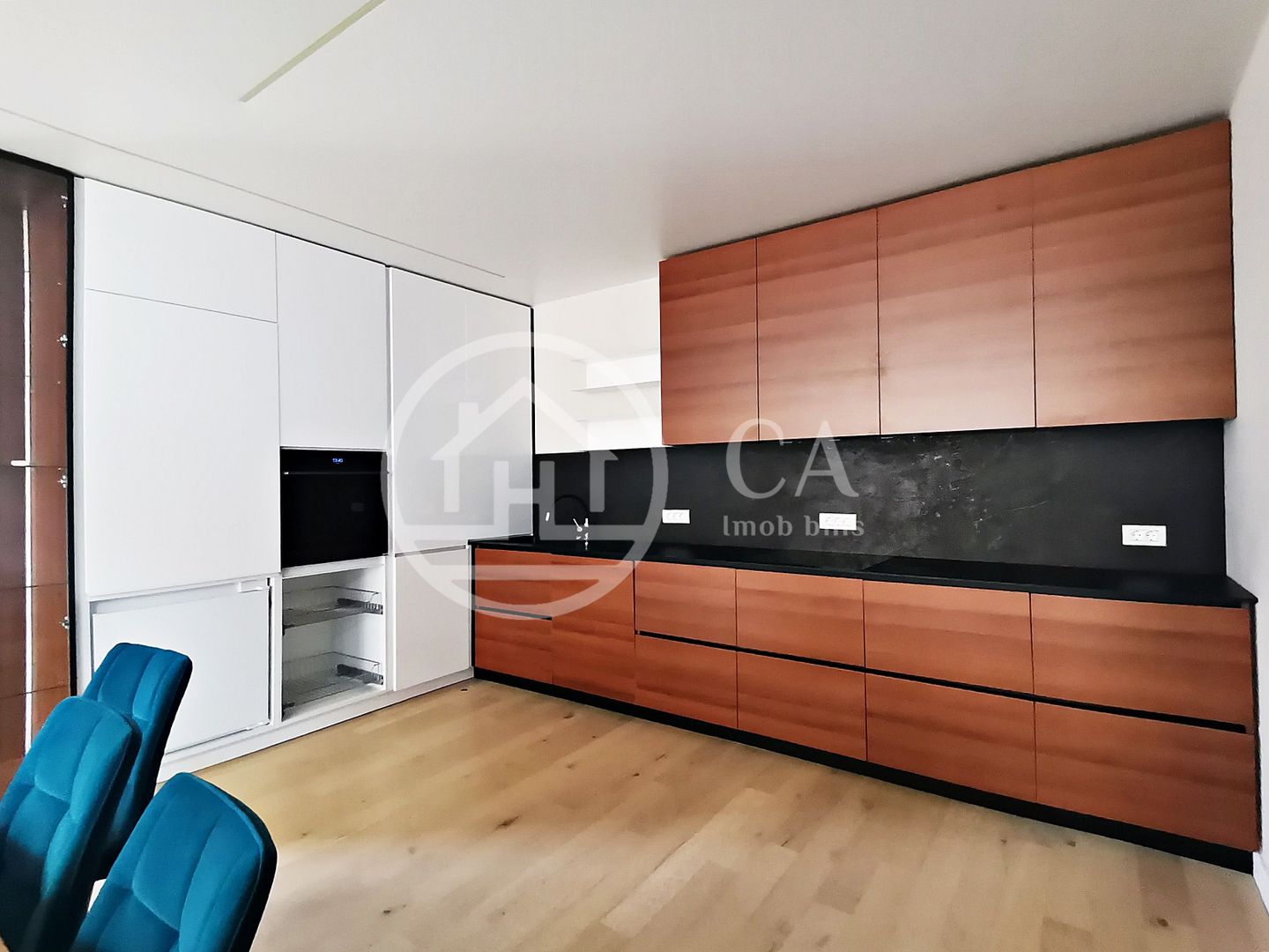 Casă de vânzare stil mediteranean cu 5 camere in Tineretului, Oradea - Poză 12