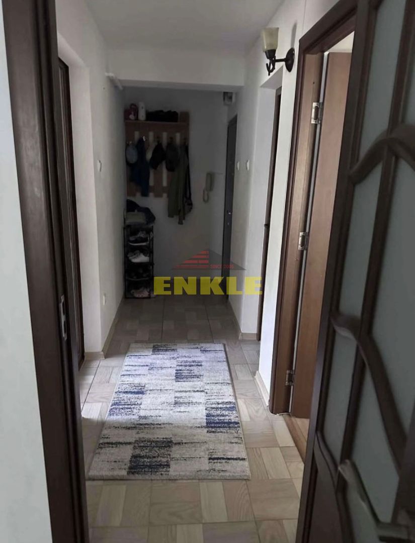 De vanzare apartament cu 2 camere, zona Scolii 7. - Poză 2