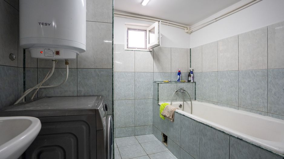 Casa 5 camere in Rogerius, la bulevard, cu acces auto - Poză 7