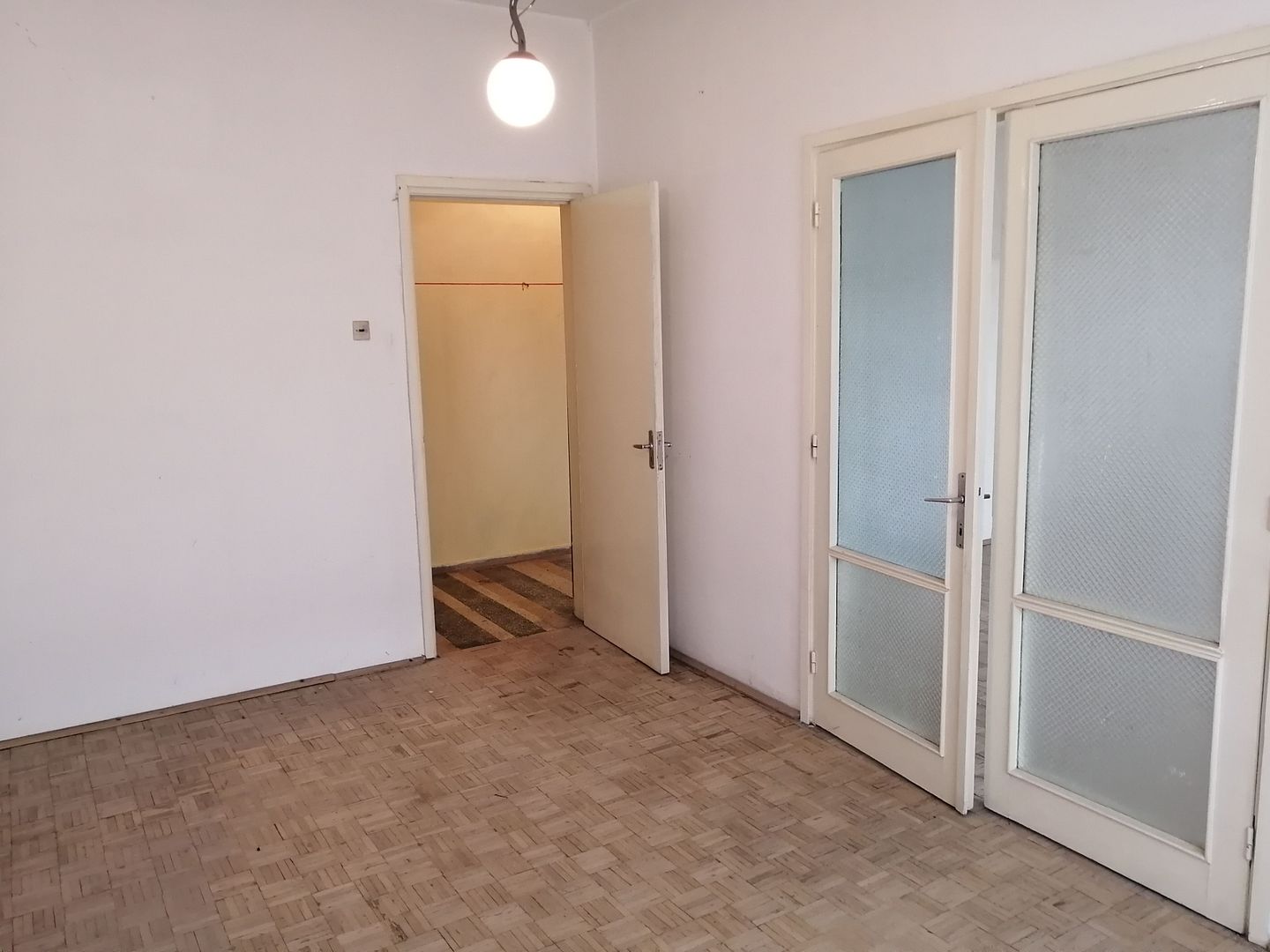 2 camere zona pietei Tractorul - Poză 2