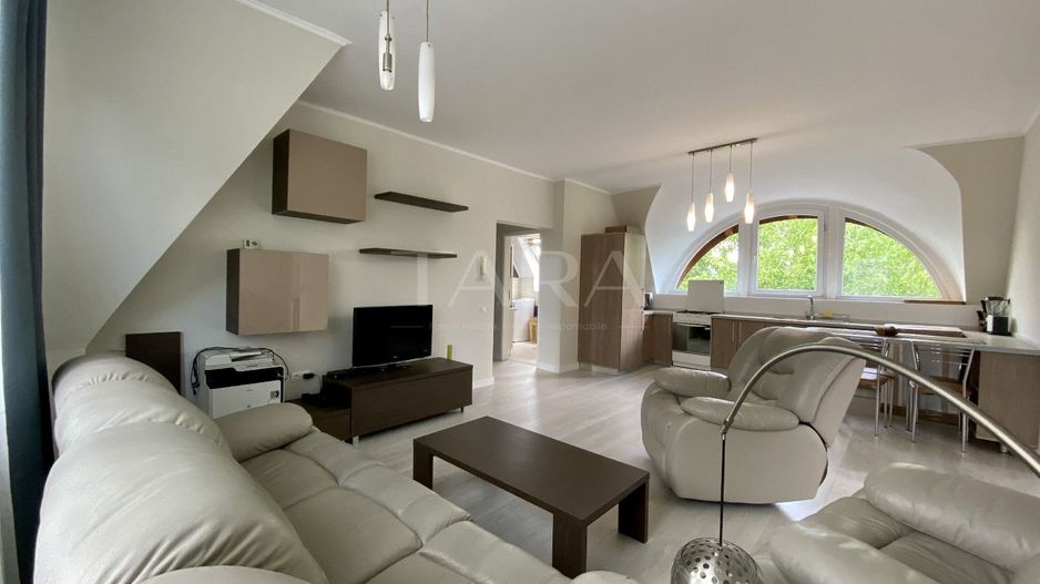 Oportunitate excelentă! Apartament in vilă, 5 camere. - Poză 2