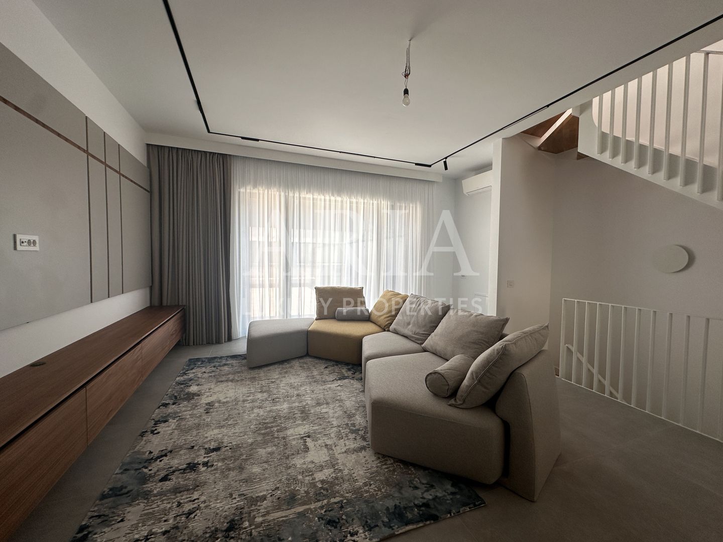 AVALON ESTATE TOWNHOUSE - Poză 6