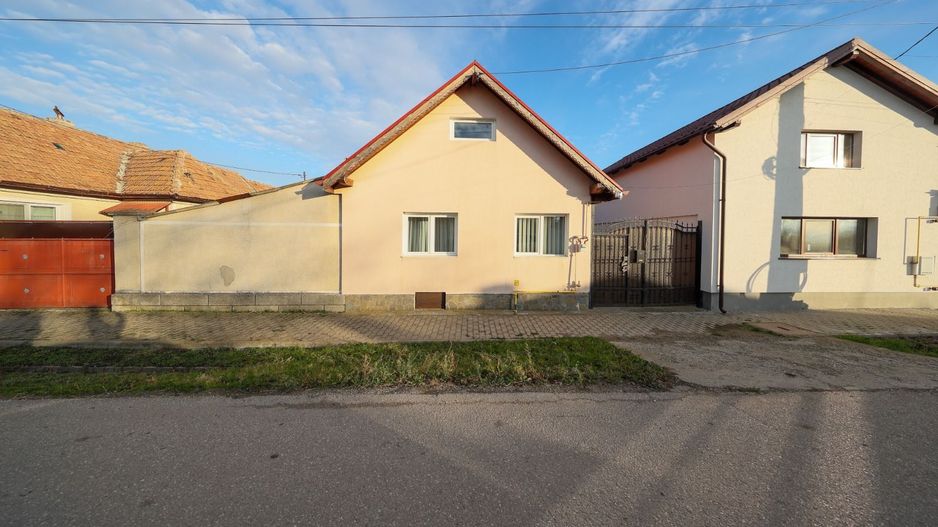 Casa 4 camere Halchiu | teren 400 mp | acces 2 strazi - Poză 2