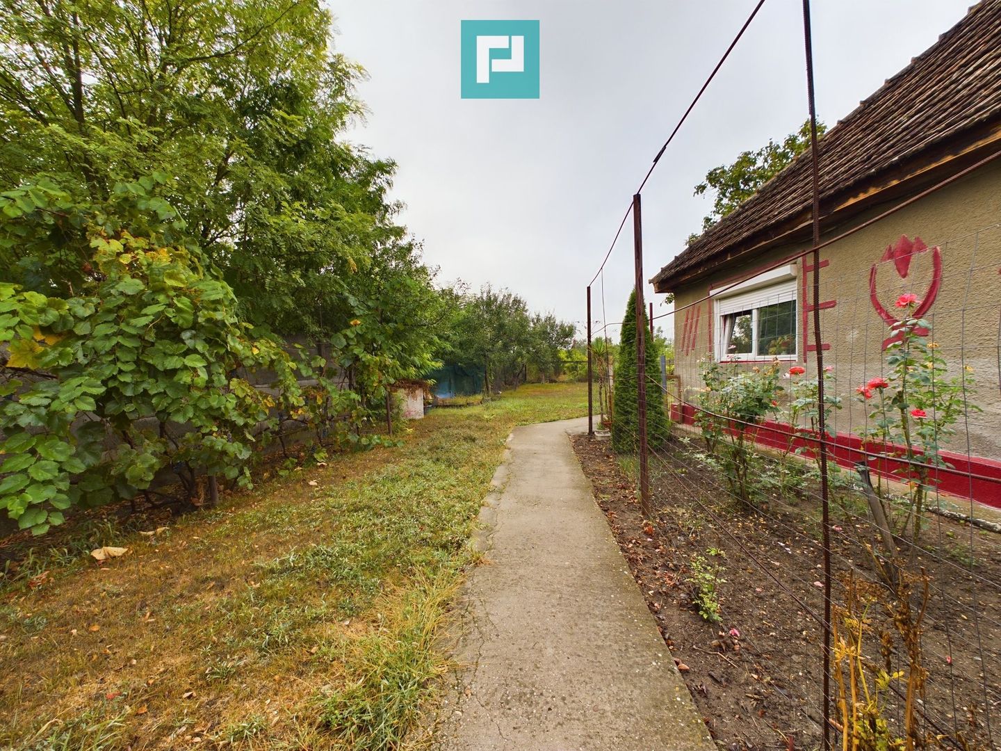 Casă cu 4 camere în Pecica - Poză 1