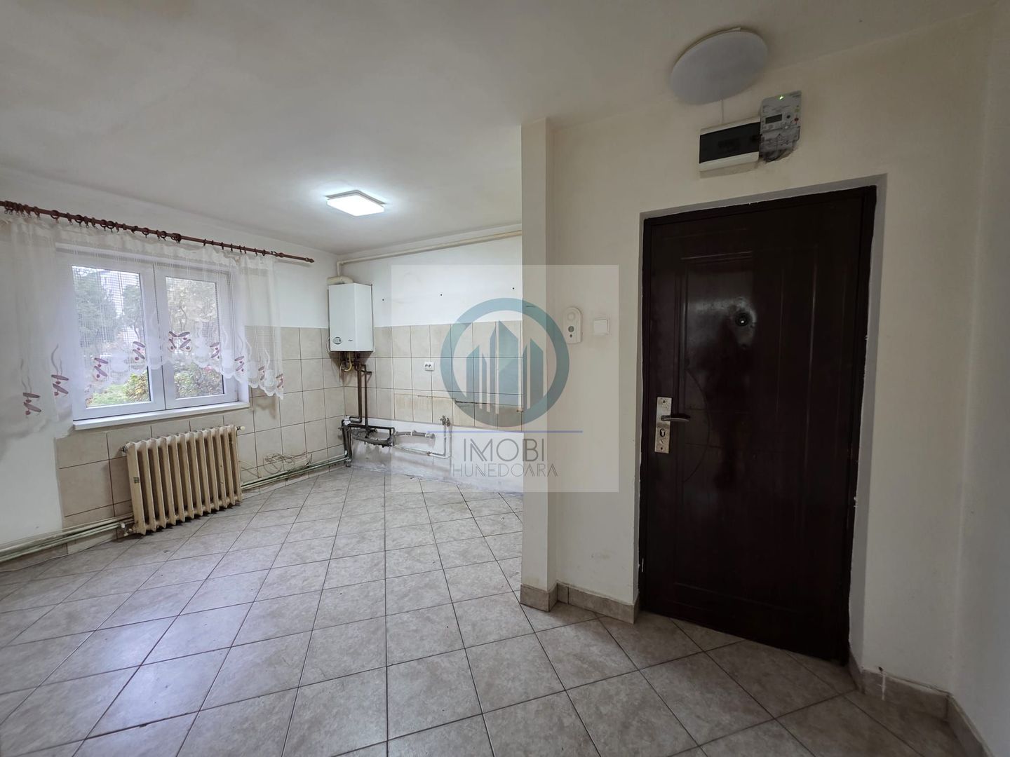 Apartament 2 camere de vanzare parter SU 51 Deva Al. Constructorilor - Poză 4