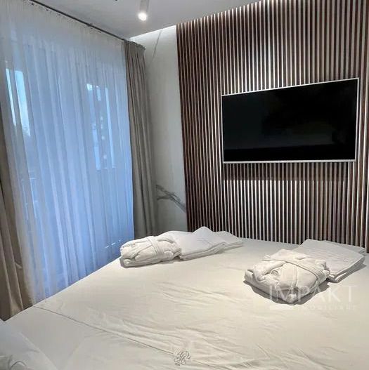 De inchiriat apartament 2 camere, central -  LUX, zona The office - Poză 4
