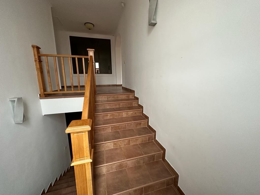 VILA  - ARADULUI. -British - Poză 35