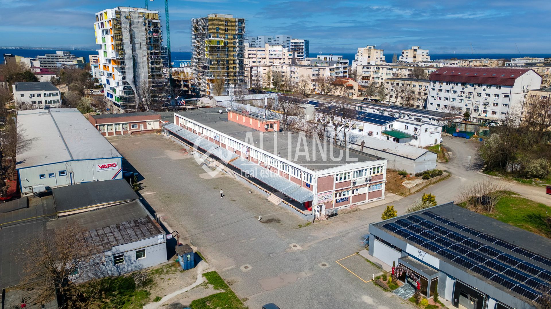 FALEZA NORD cladire multifunctionala 4600 mp cu acces din Bdul Mamaia! - Poză 31