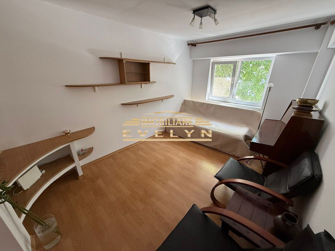 Apartament 4 camere  | Etaj 1 | Zona Școala Nr. 6 – Str. Bucovina - Poză 1