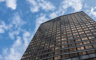 Sedu de banca ultracentral de inchiriat - Poză 13