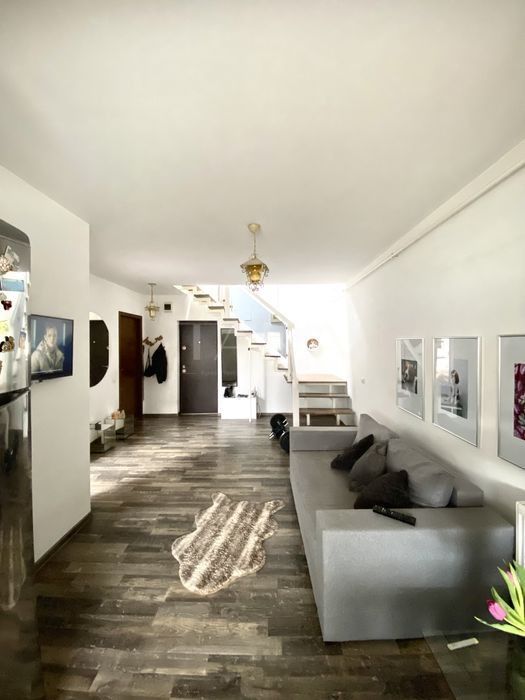 Apartament 3 camere, pe 2 niveluri, Florești, zonă centrala. - Poză 1