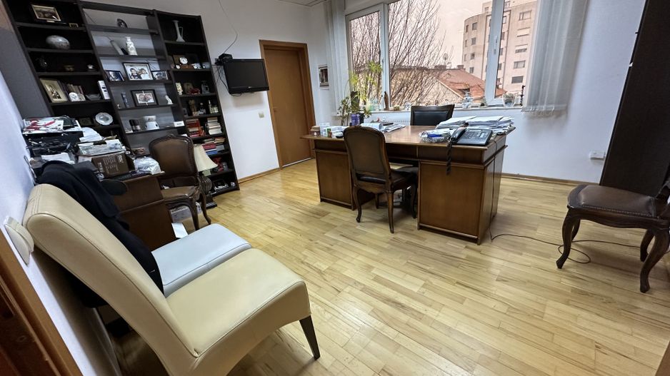 VATRA LUMINOASA -Agricultori | Cladire 1900mp din 2001 | Teren 1030mp - Poză 17