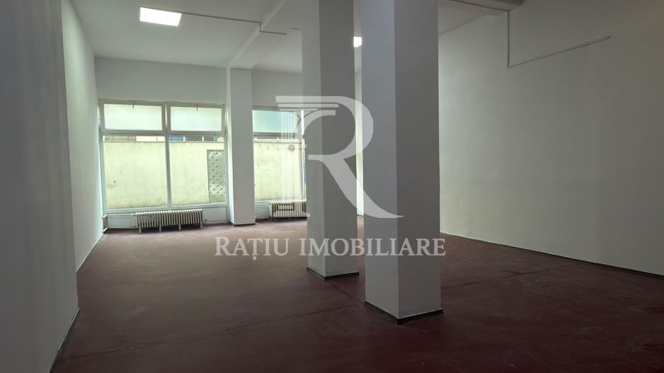 Spațiu comercial de închiriat în Oradea, zona Rogerius - Poză 2