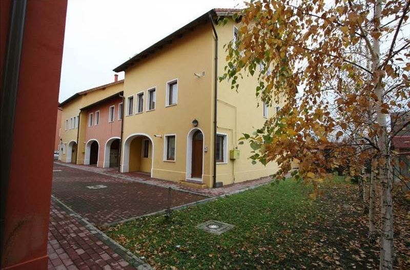 Apartament cu 3 camere de închiriat Dumbravita - Poză 11