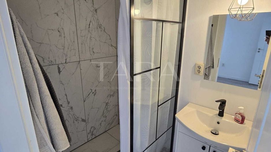 Apartament cu 3 camere, terasa,  zona Teatrului National. - Poză 4