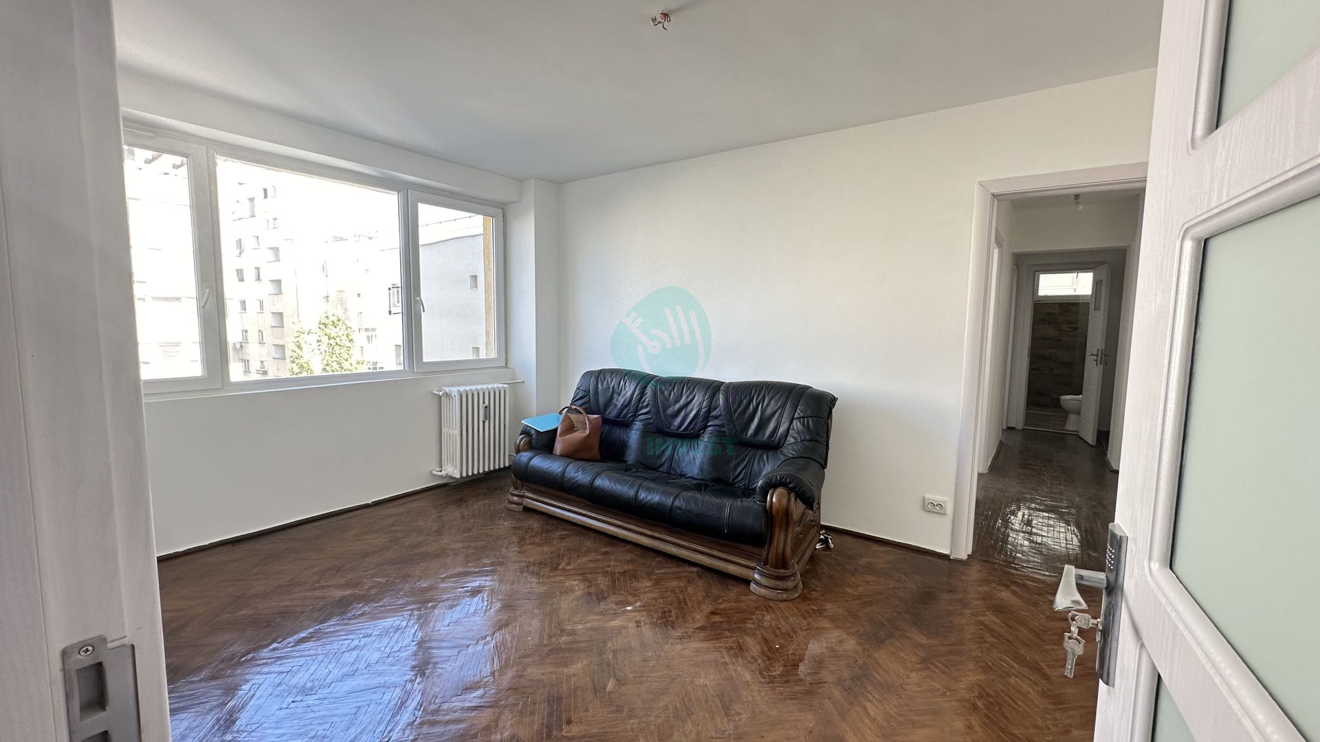 3 camere langa METROU - Poză 1