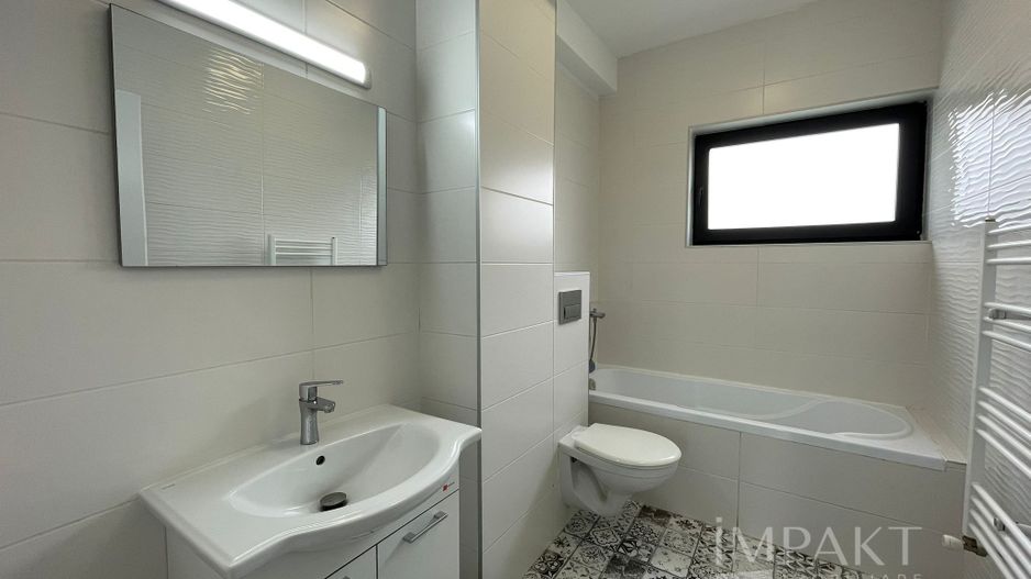 Casă / Vilă cu 4 camere de închiriat - Dezmir - Poză 8