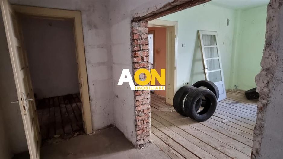 Casa demolabila in zona Cetatii Alba Carolina, cu 947 mp teren - Poză 6