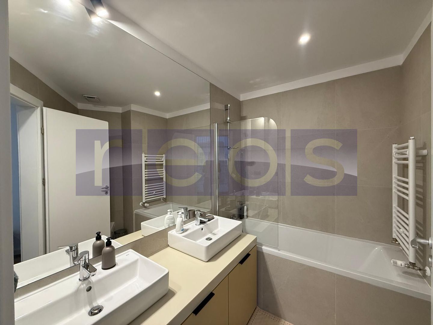 INCHIRIERE 4 CAMERE | ONE NORTH LOFT | MOBILAT SI UTILAT LUX | LOC PARCARE | - Poză 41