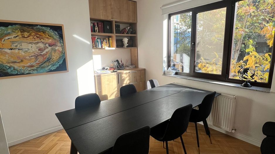 SPATIU DE BIROURI | ARCUL DE TRIUMF | MOBILAT | GRADINA CU TERASA - Poză 1