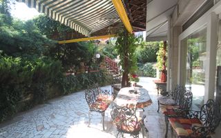 Casă / Vilă cu 8 camere de vânzare în zona Semicentral - Poză 46