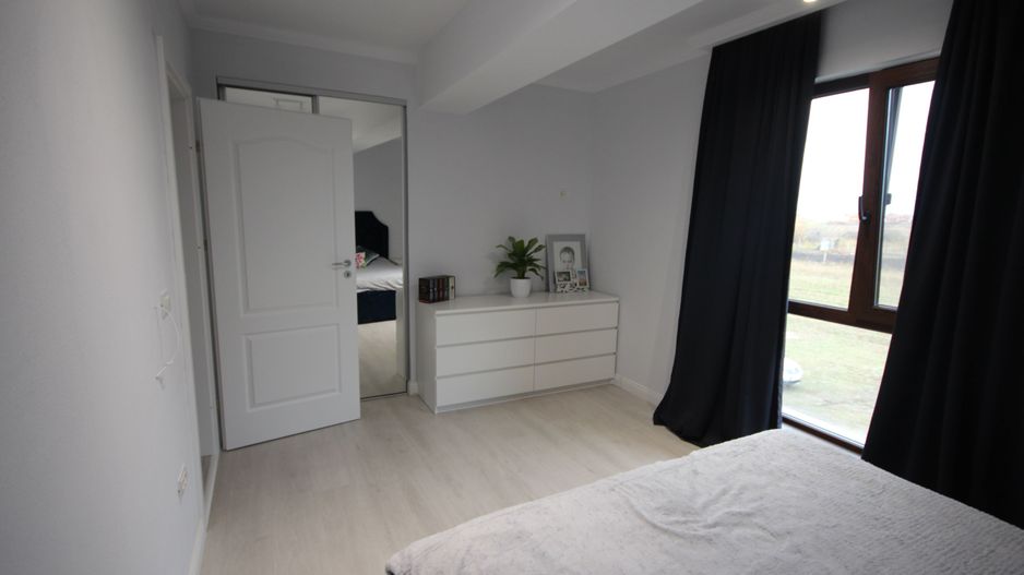 Modern si primitor - Poză 24