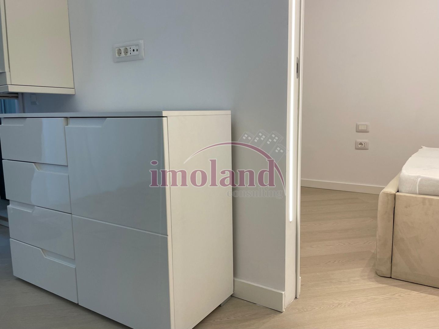 Vanzare apartament 2 camere - Cortina North / Pipera mobilat si utilat - Poză 19