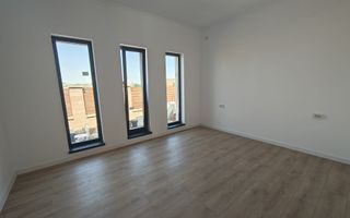 Casa pe parter cu 3 camere, 2 bai si teren de 375 mp - Poză 5