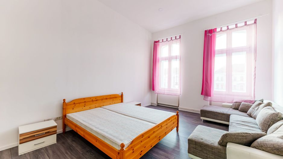 Apartament ultracentral cu 3 camere Arad - Poză 2