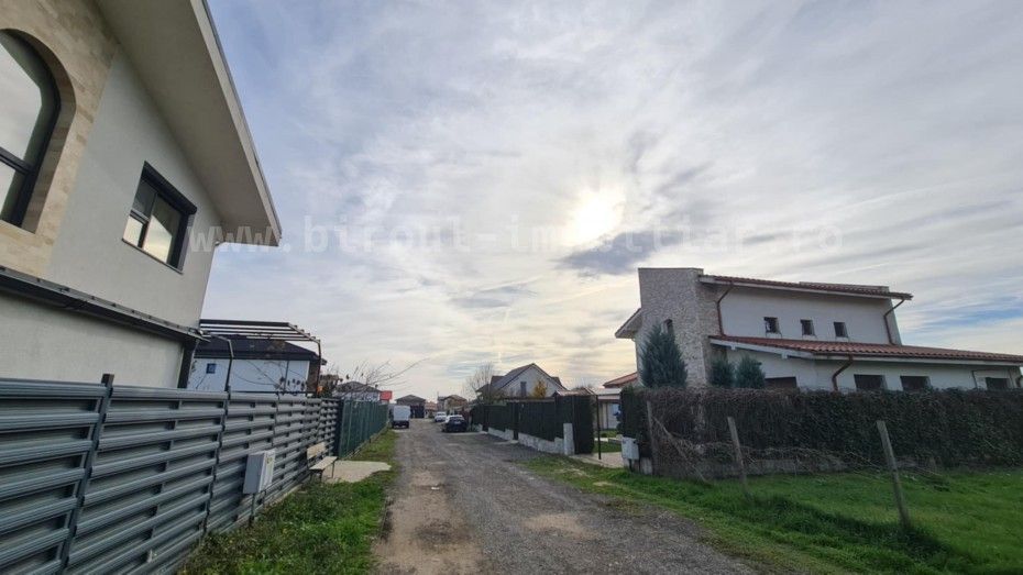 Teren Intravilan pentru Vilă – Între Vile – Lazu, Constanța - Poză 1