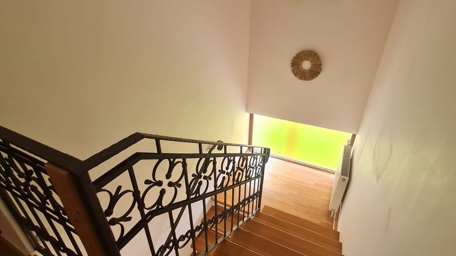 Vila spațioasă și recent renovată în Ghiroda! - Poză 22