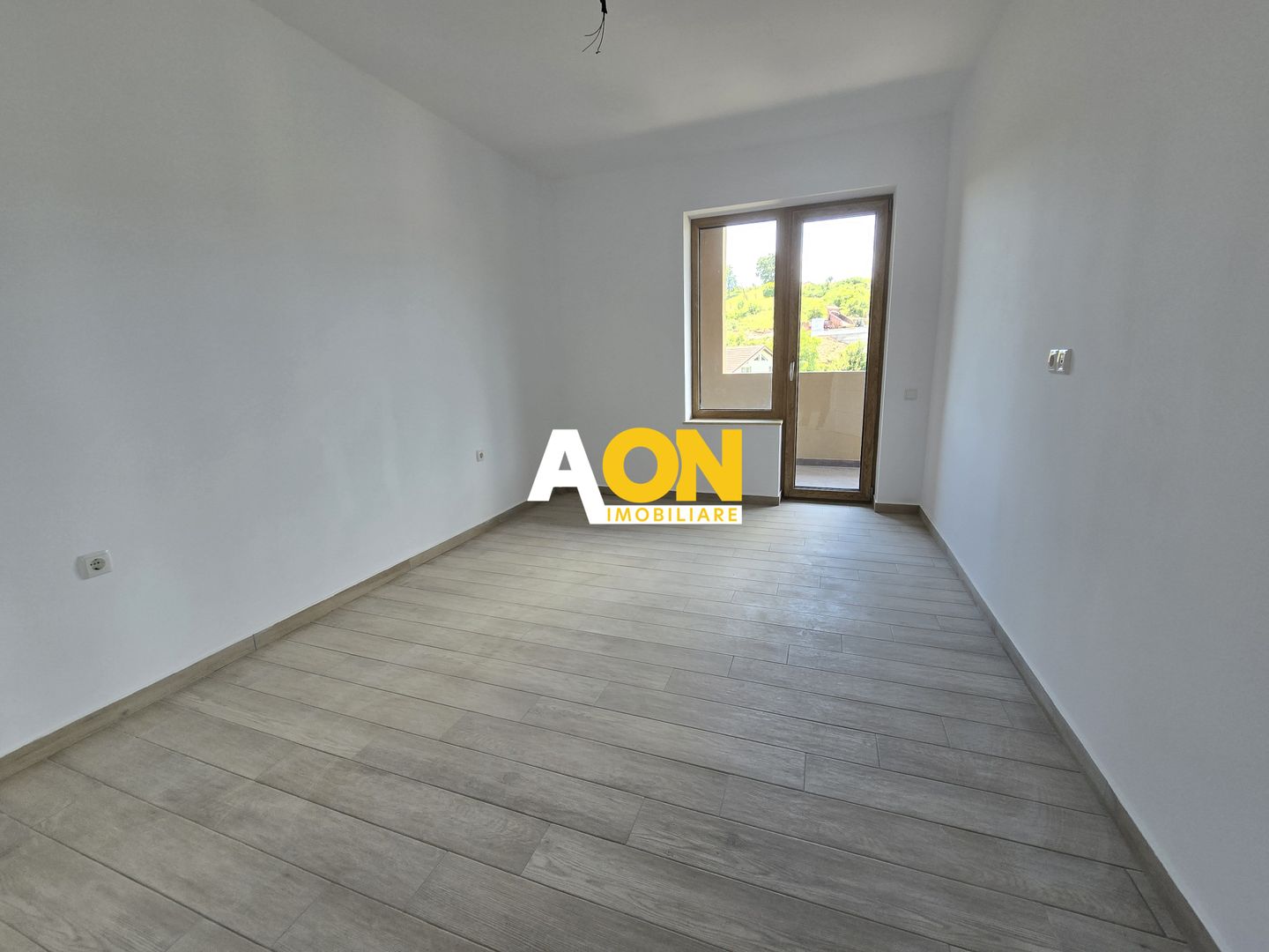 Apartament 3 Camere Bloc Nou, Zona Cetate - Poză 1