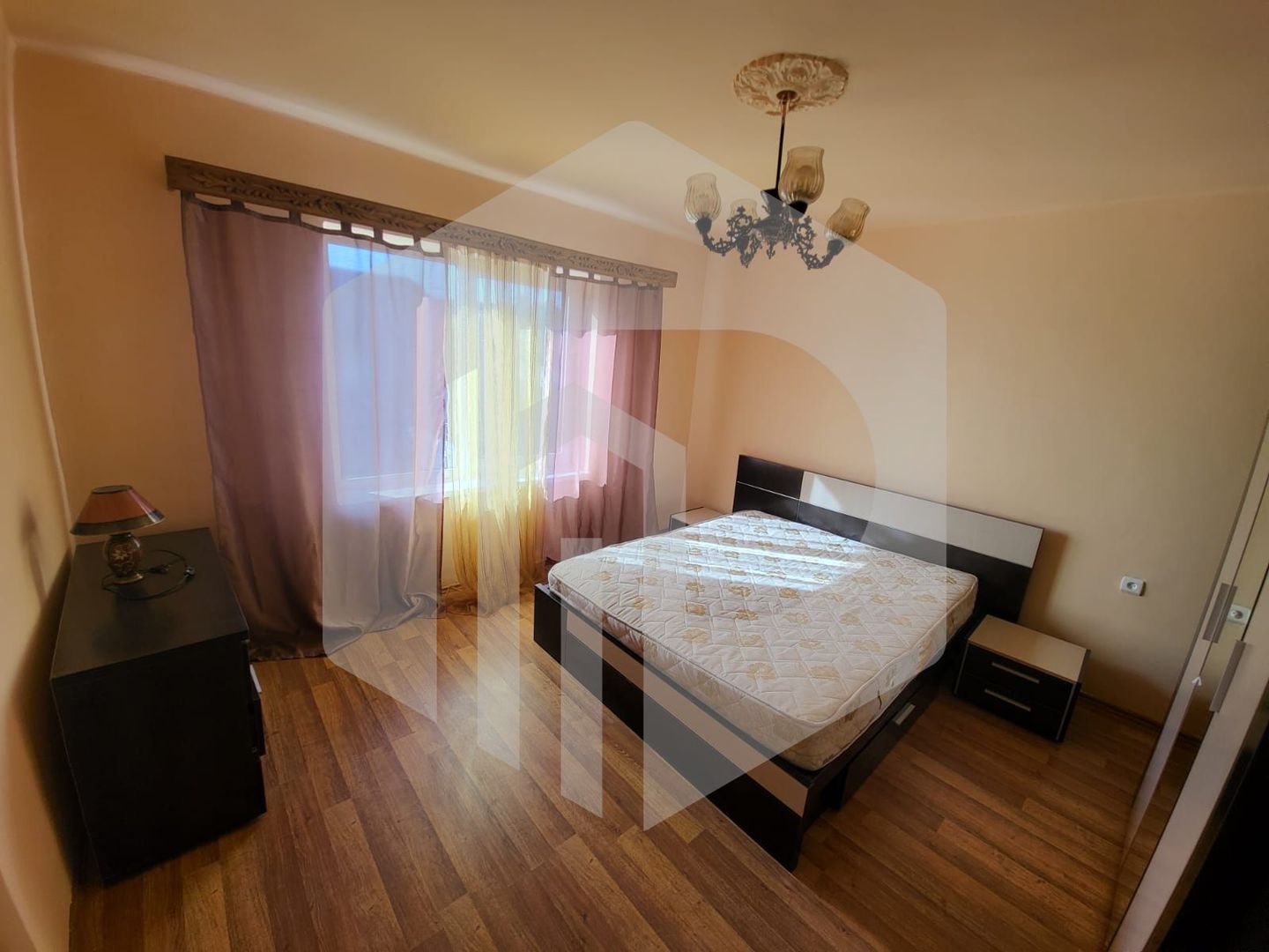 Casa in Avrig | 3 Dormitoare + Living si Bucatarie | Pivnita - Poză 7