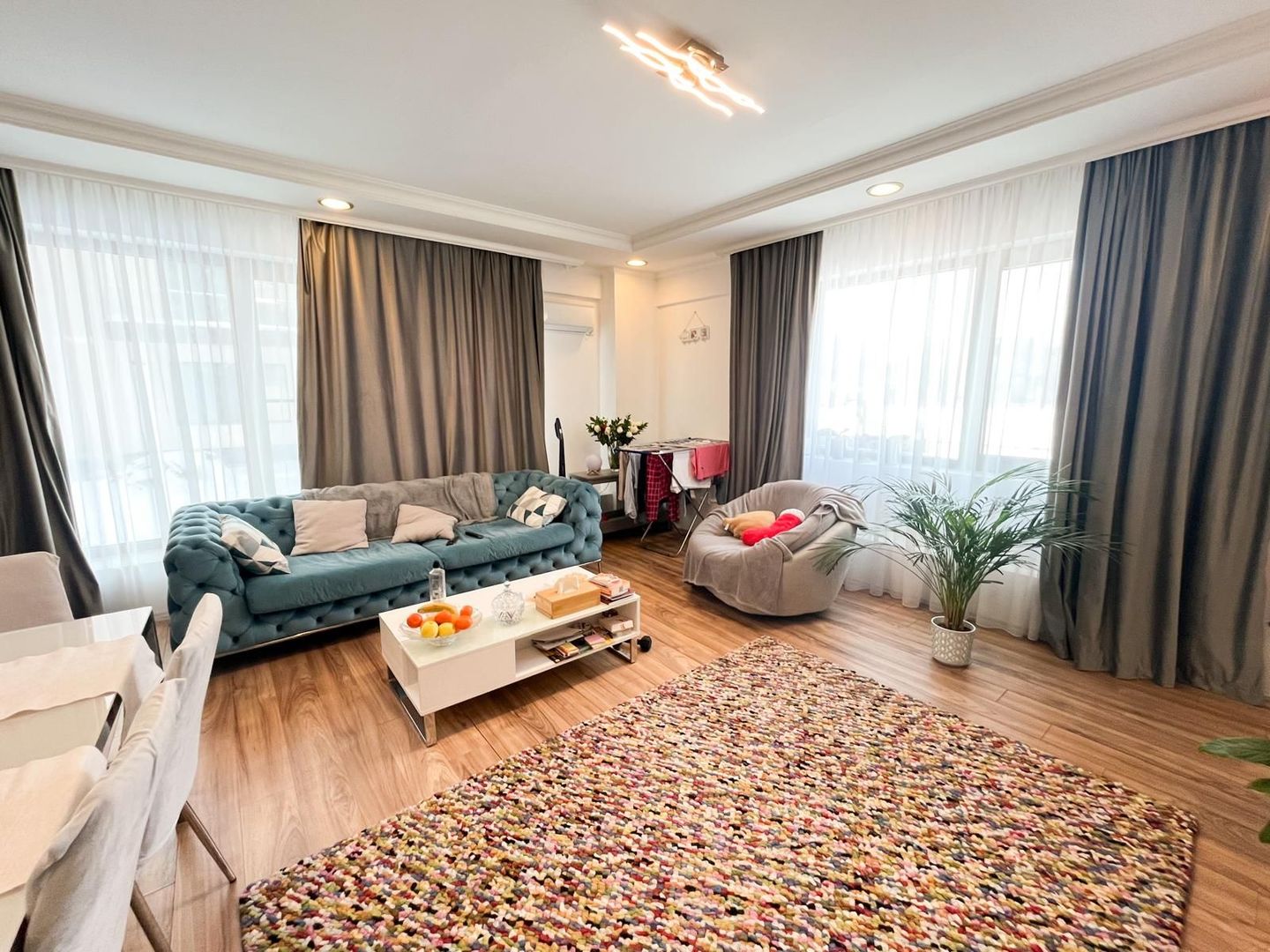 Colț de liniște cu piscină și parcare privată în inima zonei Iancu Nicolae - Poză 2