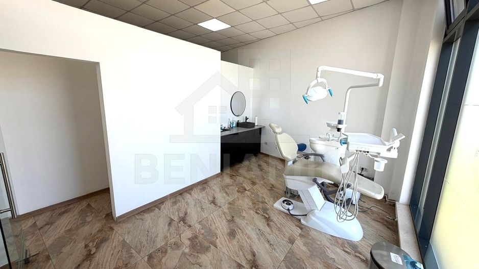 Spatiu comercial pe Bulevardul Decebal - Rovine - Helmat 100mp - Poză 5