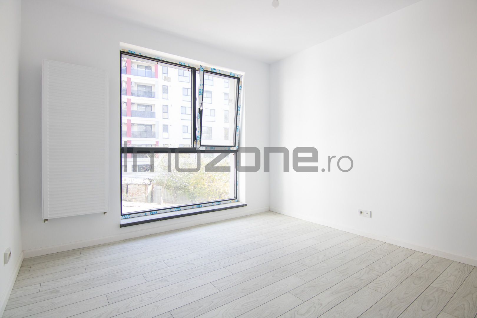 Apartament cu 3 camere finisat premium, PLAZA ROMANIA, mutare APRILIE - Poză 3