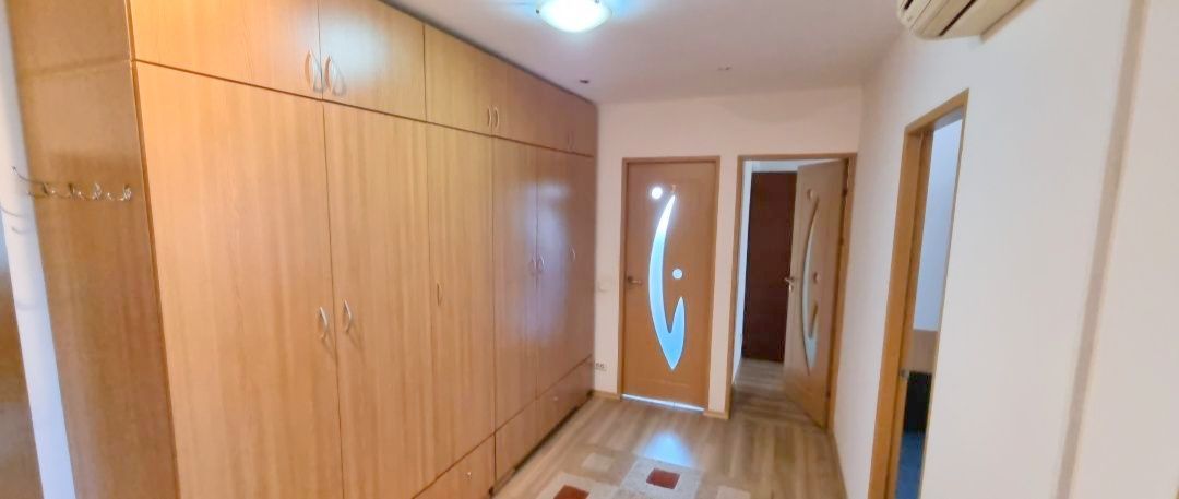 Apartament cu 3 camere, zona Micro 20,  sup. 75 mp, mobilat si utilat - Poză 7
