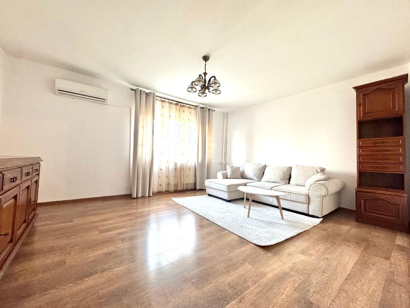 Apartament 3 camere de închiriat–Loc de parcare inclus - Poză 10