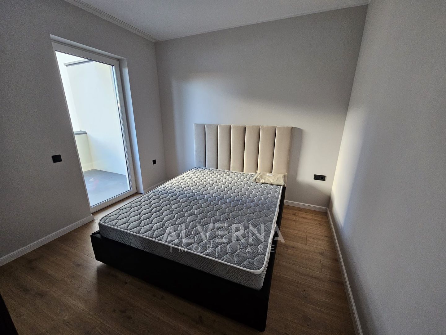 Apartament 2 camere | 45 mp + balcon | zona Bulgaria | Parcare* - Poză 3