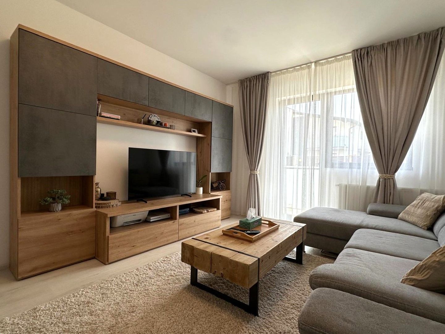 Vindem apartament  complet mobilat modern cu 2 bai zona Ghimbav - Poză 2