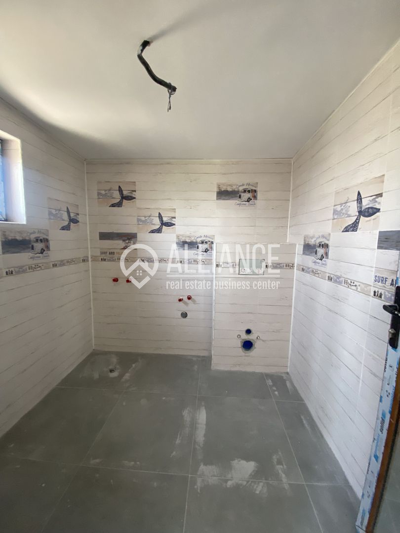 VALU LUI TRAIAN(COD 07) -Casa P+M 5 camere cu teren de 300 mp - Poză 3