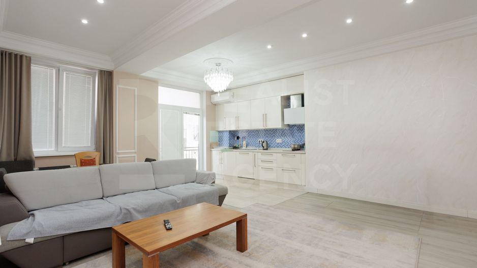 Chirie, apartament, 3 camere, str. Alexandru cel Bun, Centru - Poză 1
