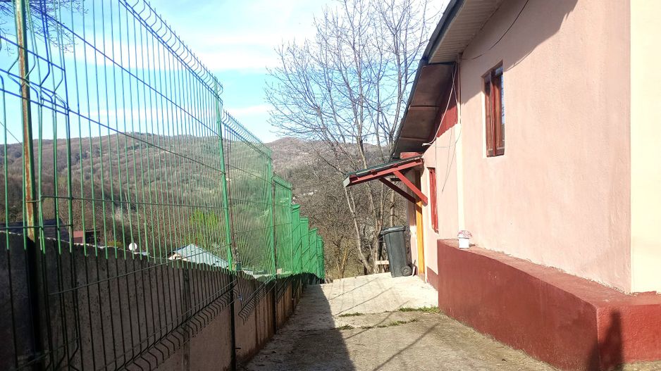 Zone de deal! Vanzare casa in Vulcana de Sus! - Poză 3