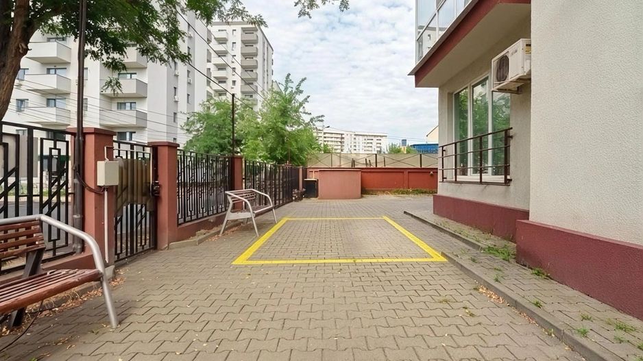 Apartament 3 camere ,grădină, foișor, loc de joacă, parcare,boxa - Poză 1