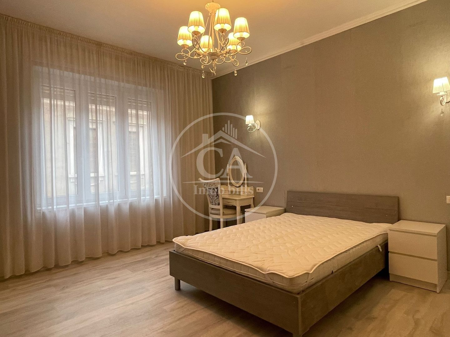 Apartament la casa, de inchiriat cu 3 camere Ultracentral, Oradea - Poză 1