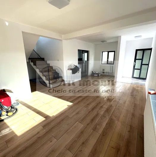 CASA DE VANZARE MIROSLAVA 4 camere, 110 utili/350mp teren 155.000 euro - Poză 3