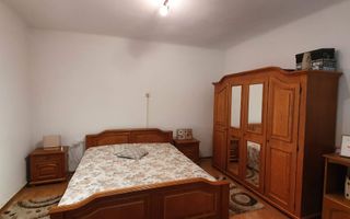 Casa cu 7 camere, 2 spatii comerciale, pretabila pt. birouri, Centru - Poză 19